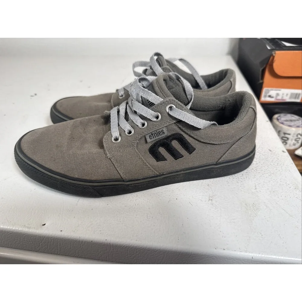 Etnies Kick Shoes Size 8.5 Very Good‎ Condition But Need Cleaned